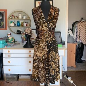 ISSA London Sleeveless Wrap Dress. Size 8